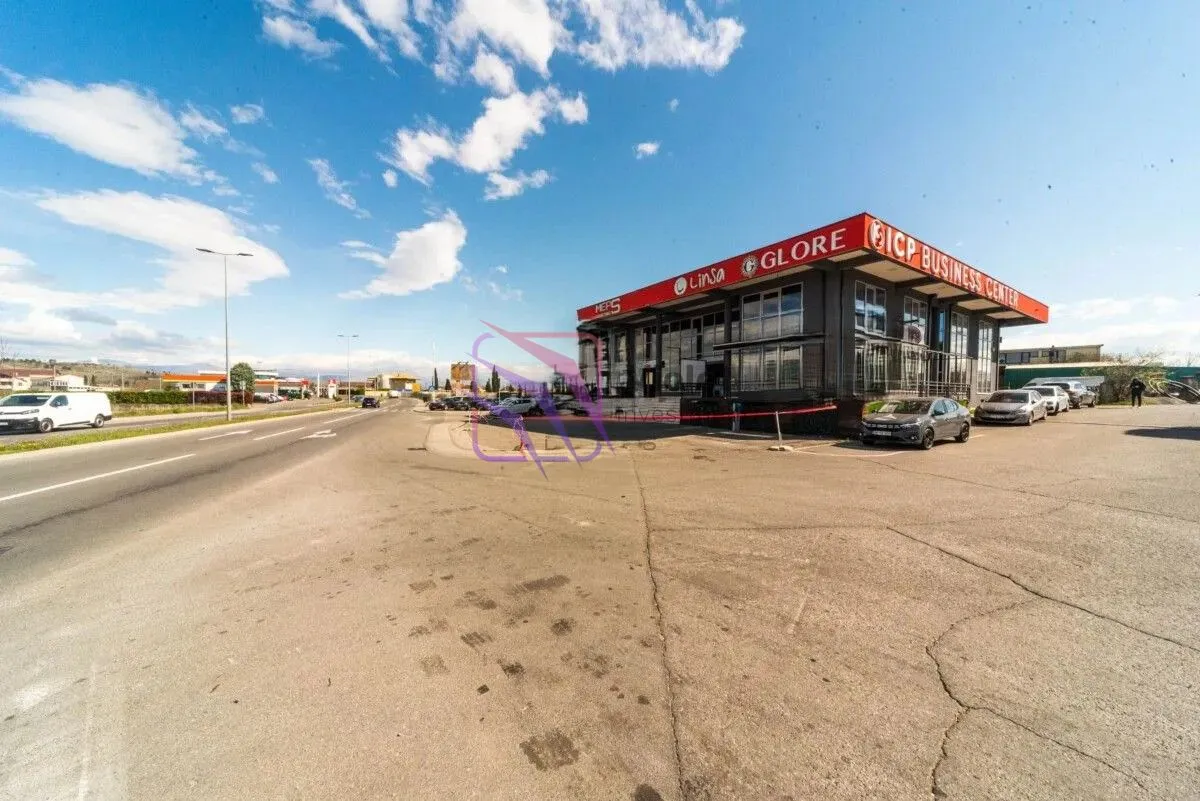 Rent, office space, 705m², Golubovci, Podgorica