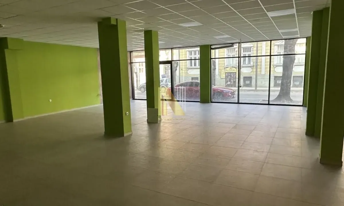 Rent, office space, 400m², Centar, Subotica