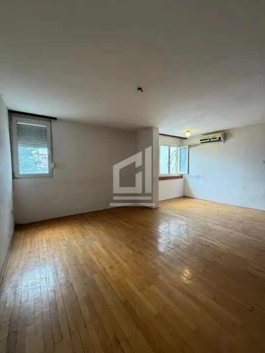 Prodaja, dvosoban stan, 80m², Blok 5, Podgorica