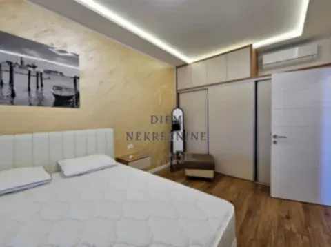 Izdavanje, jednosoban stan, 50m², Centar, Bar - image 8