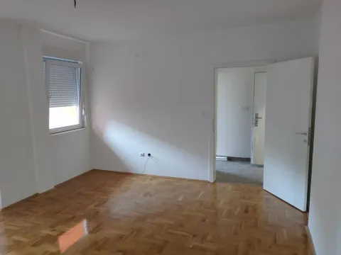 Rent, two bedroom apartment, 50m², Centar, Novi Sad - image 3