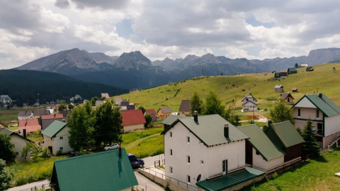 Prodaja, kuća, 190m², Pitomine, Žabljak