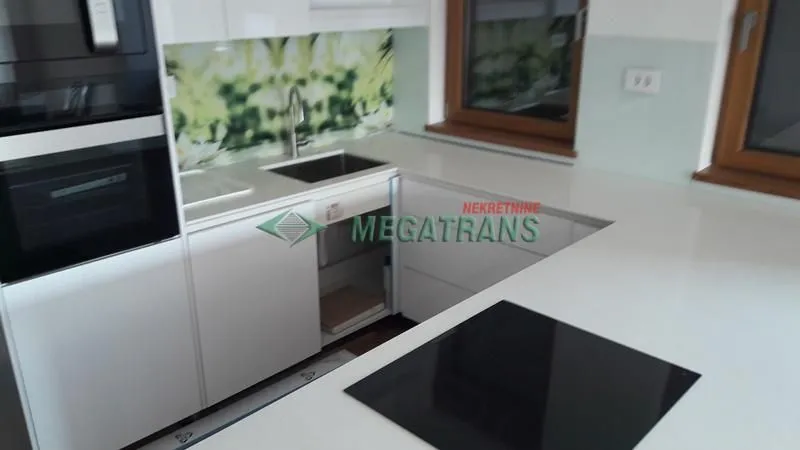 Rent, four bedroom apartment, 120m², Savski Venac, Beograd