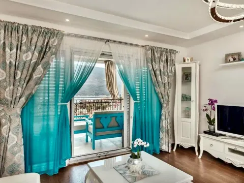 Izdavanje, dvosoban stan, 90m², Kumbor, Herceg Novi - image 4