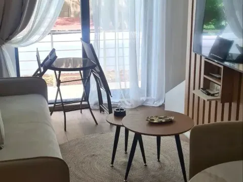 Izdavanje, stan, 25m², Kotor, Crna Gora