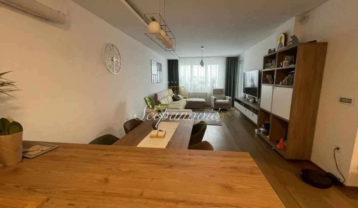 Prodaja, četvorosoban stan, 111m², Bulevar Evrope, Novi Sad Sve Podlokacije
