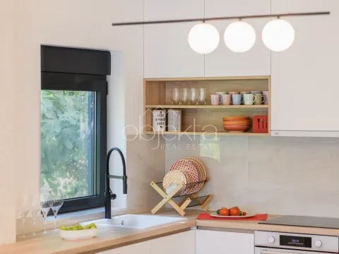 Izdavanje, stan, 90m², Tivat, Crna Gora - image 3