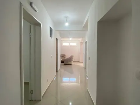 Prodaja, poslovni prostor, 66m², Sutomore, Bar