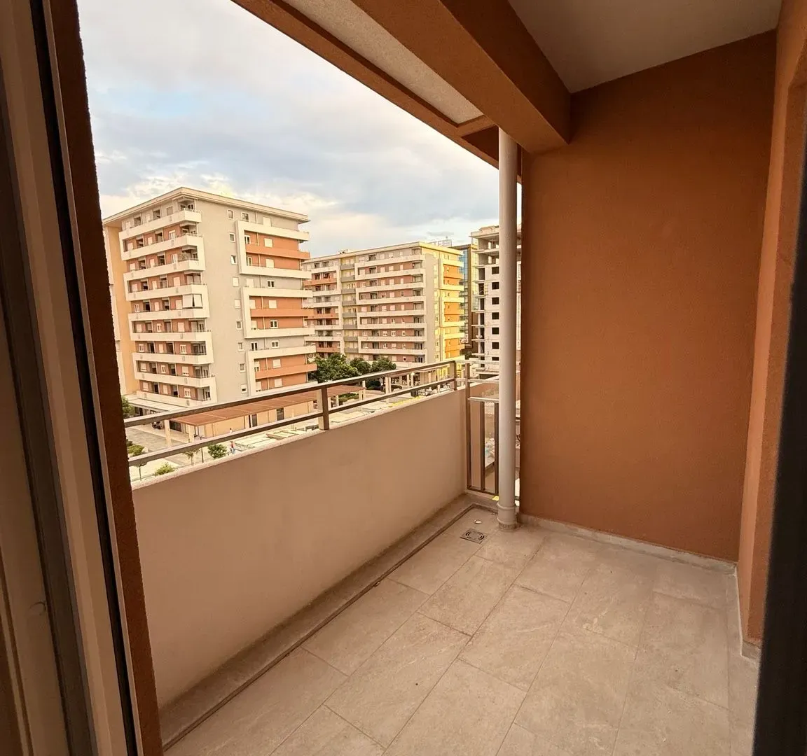 Izdavanje, poslovni prostor, 49m², Central Point, Podgorica