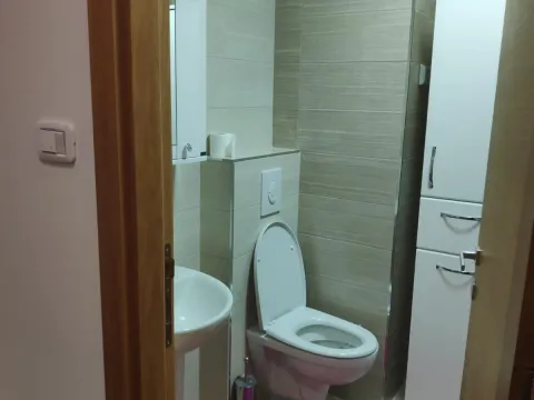 Izdavanje, jednosoban stan, 45m², City Kvart, Podgorica - image 9