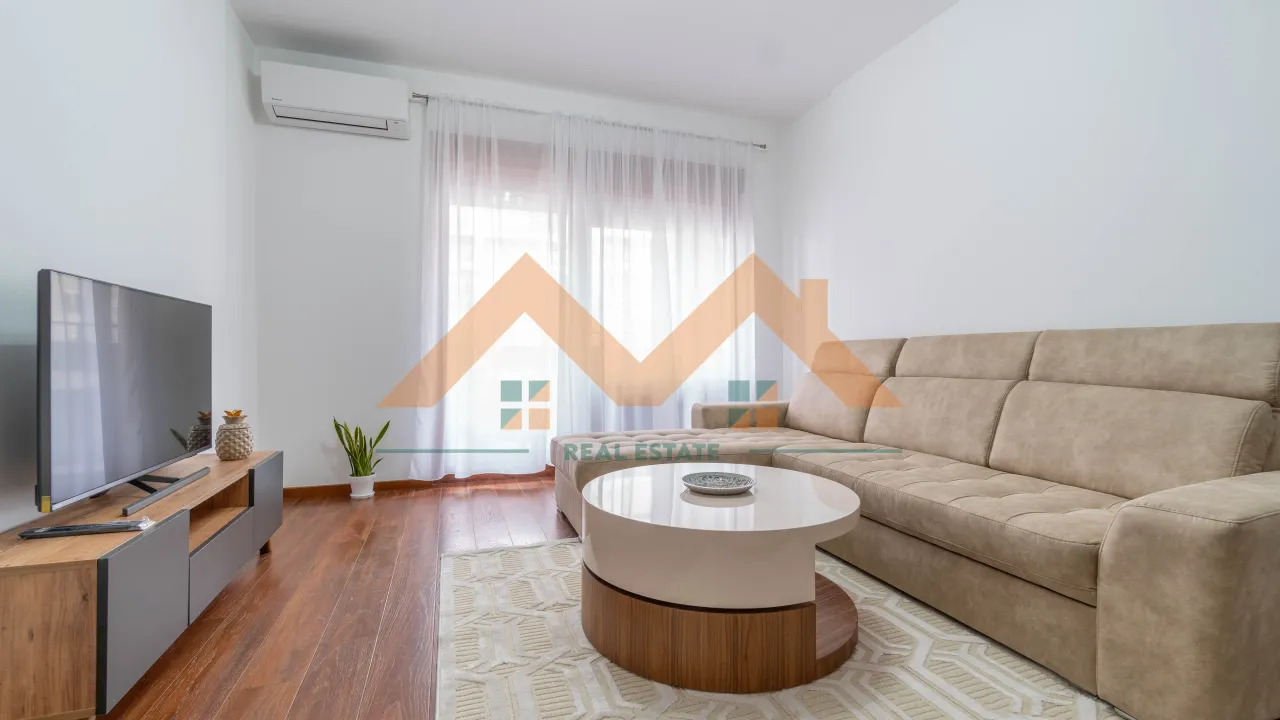 Izdavanje, jednosoban stan, 54m², Master Kvart, Podgorica