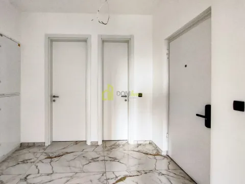 Izdavanje, trosoban stan, 143m², Centar, Podgorica - image 2