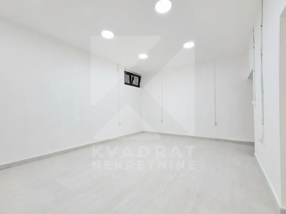 Rent, office space, 64m², Blok 7, Podgorica