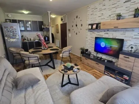 Stan in Adice