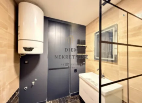 Izdavanje, trosoban stan, 111m², Vezirov Most, Podgorica - image 2