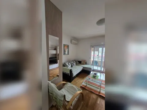 Izdavanje, garsonjera, 33m², City Kvart, Podgorica - image 4