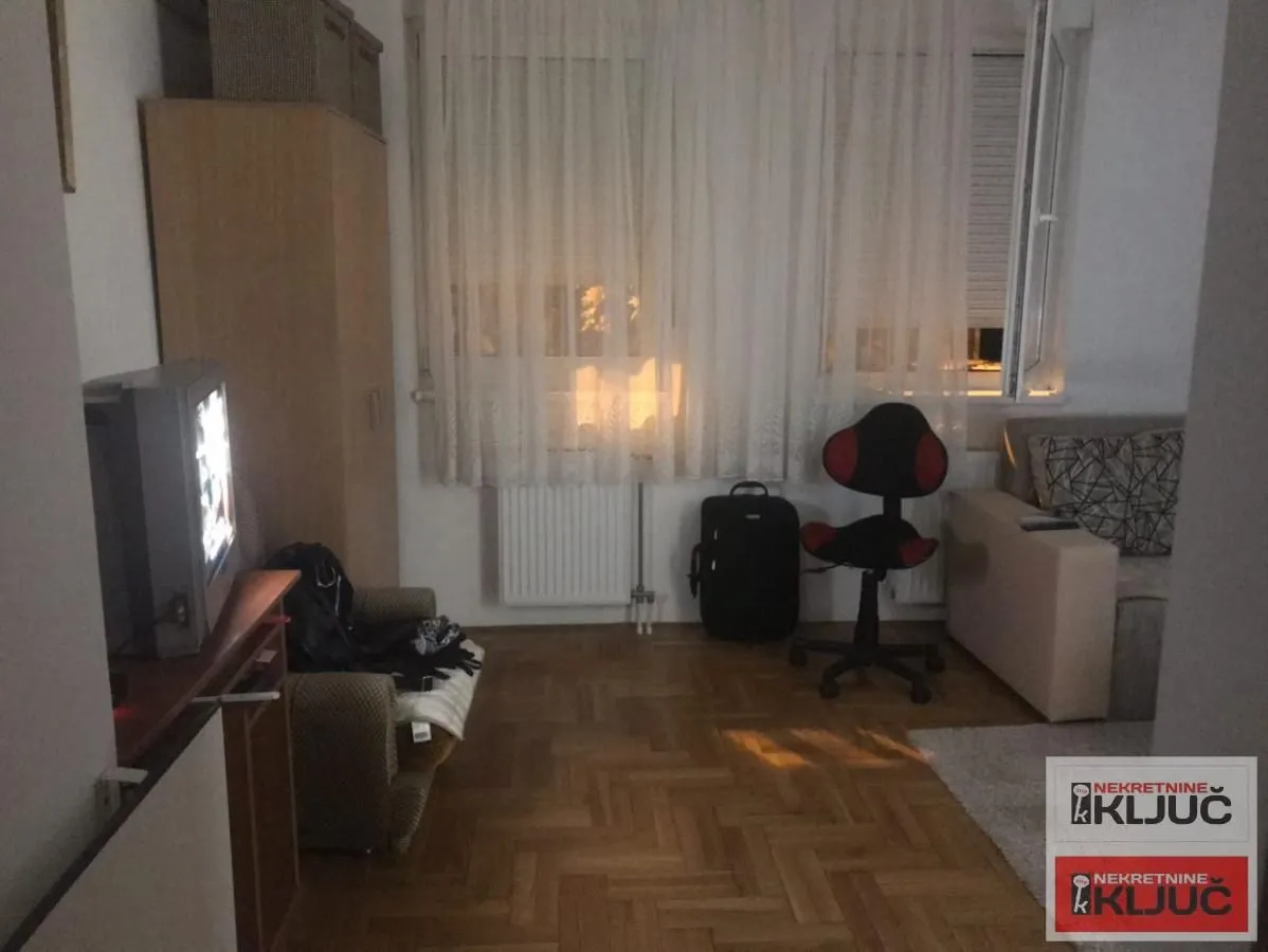 Izdavanje, garsonjera, 25m², Grbavica, Novi Sad Sve Podlokacije
