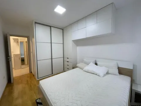 Prodaja, jednosoban stan, 43m², Stari Aerodrom, Podgorica - image 7