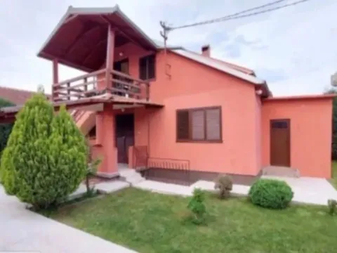Izdavanje, jednosoban stan, 40m², Tološi, Podgorica - image 2