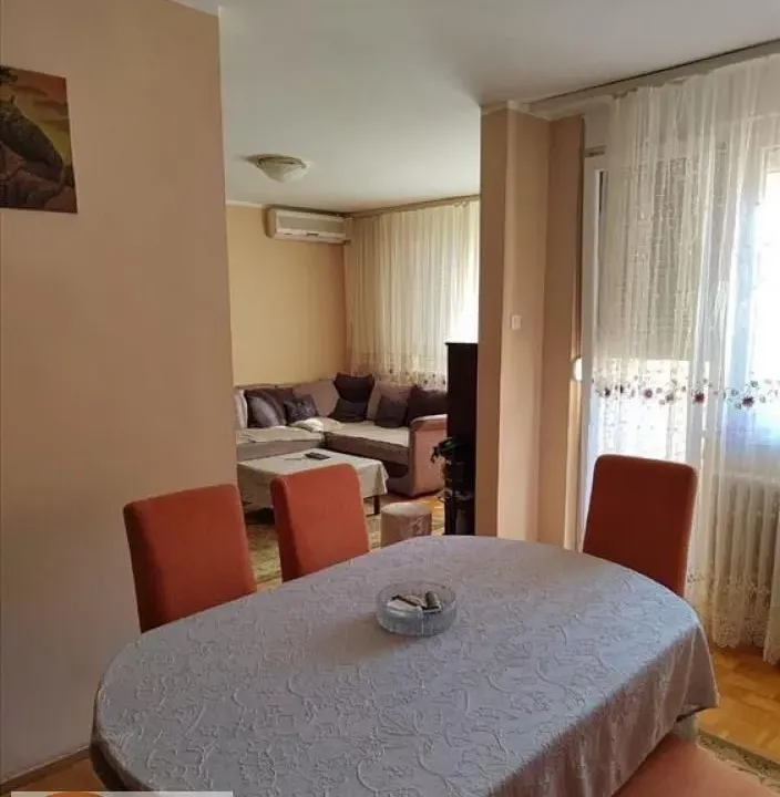 Prodaja, trosoban stan, 77m², Stari Grad, Beograd