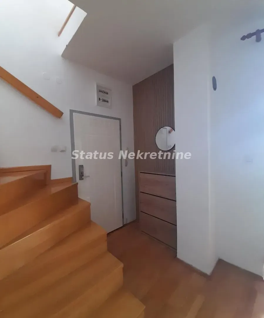 Prodaja, jednosoban stan, 42m², Centar, Novi Sad