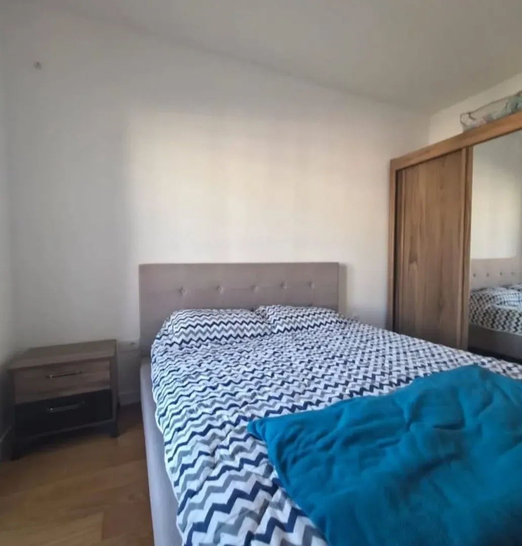 Izdavanje, jednosoban stan, 49m², Central Point, Podgorica