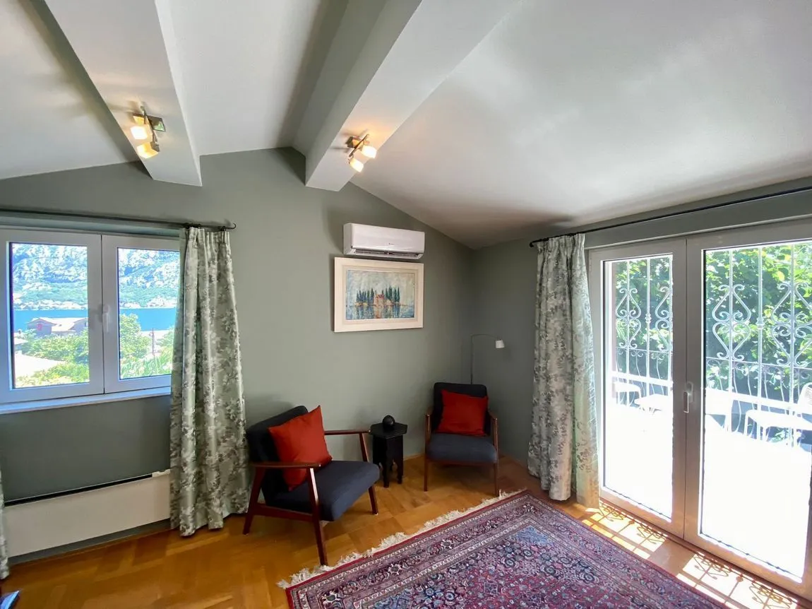 Prodaja, kuća, 232m², Prčanj, Kotor