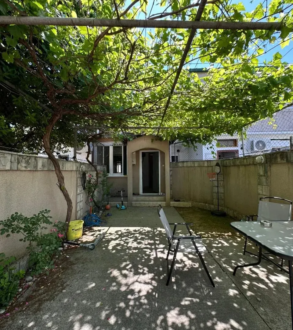 Prodaja, dvosoban stan, 75m², Zagorič, Podgorica