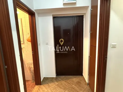 Rent, two bedroom apartment, 62m², Blok 9, Podgorica - image 5