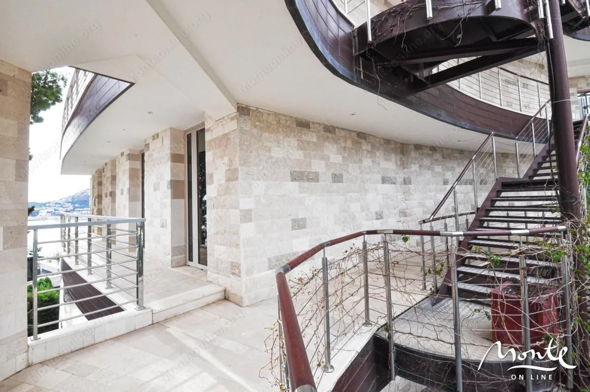 Sale, two bedroom apartment, 179m², Budva, Crna Gora