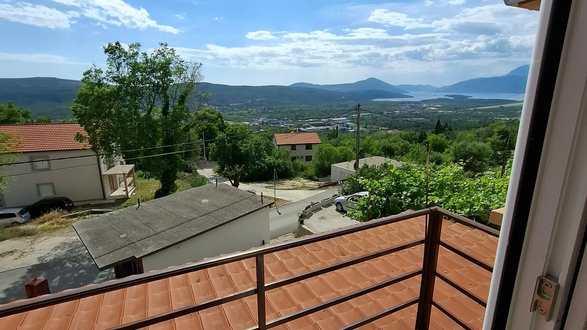 Rent, two bedroom apartment, 70m², Dub, Kotor