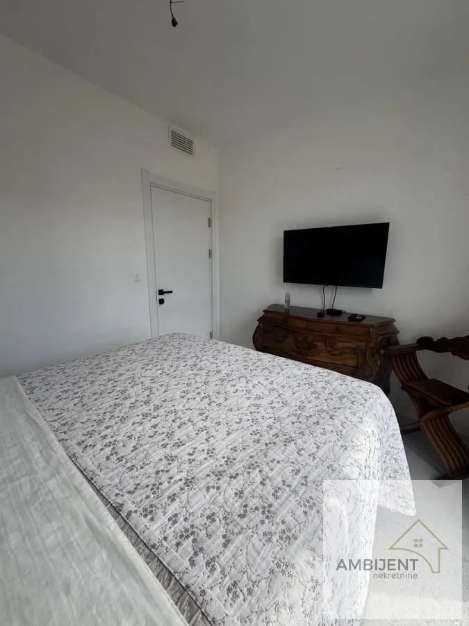 Prodaja, trosoban stan, 74m², Novi Banovci, Stara Pazova