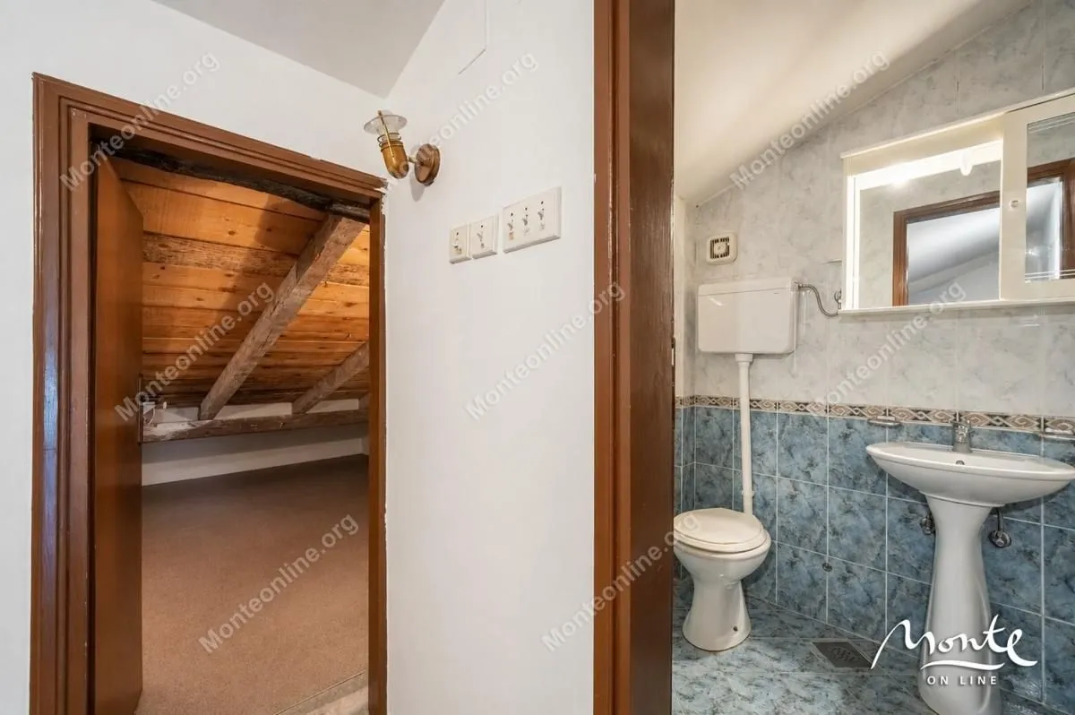 Sale, three bedroom apartment, 88m², Dobrota, Kotor