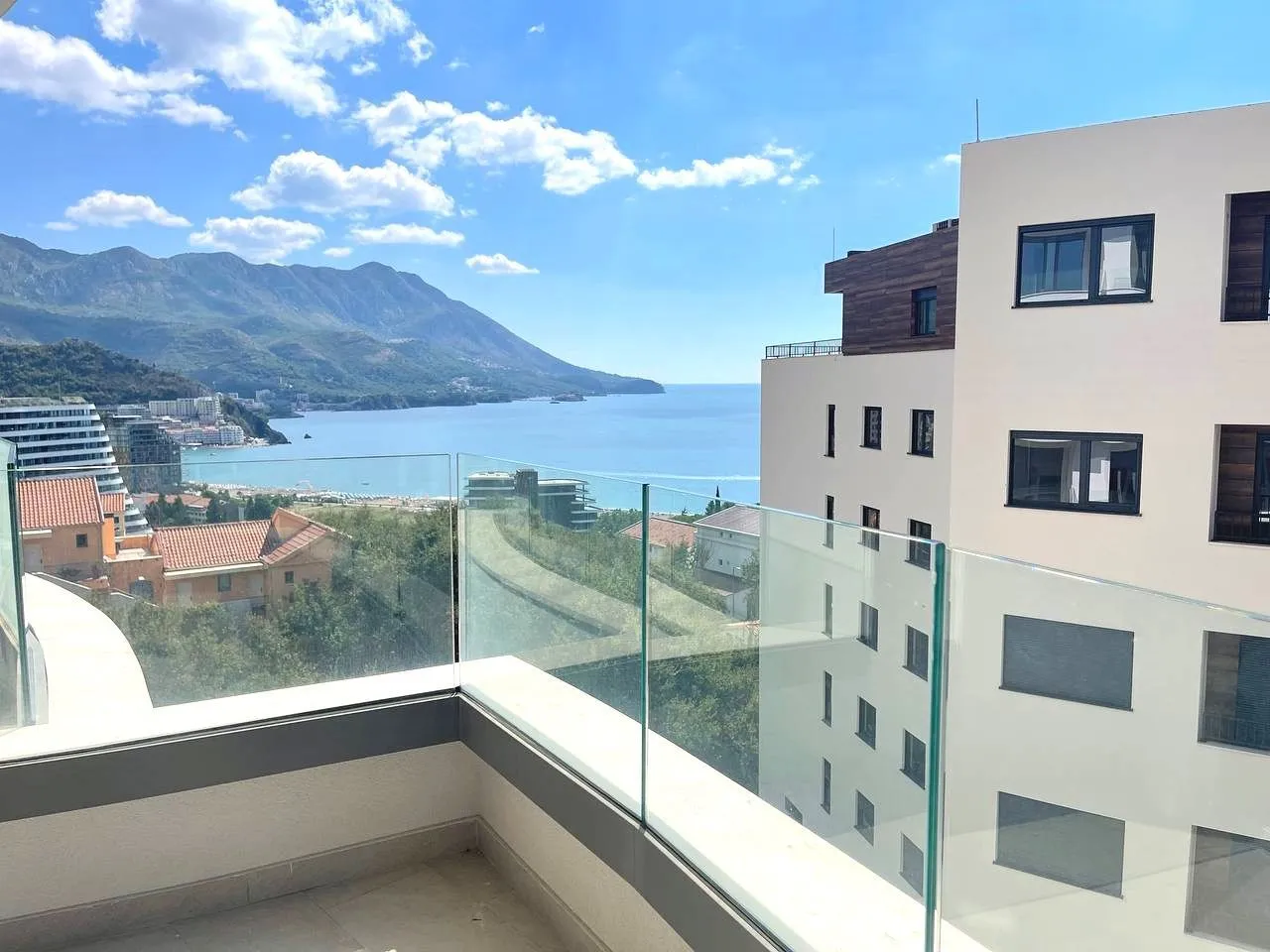 Prodaja, dvosoban stan, 69m², Bečići, Budva
