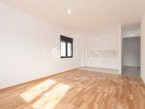 Rent, office space, 64m², City Kej, Podgorica - image 16