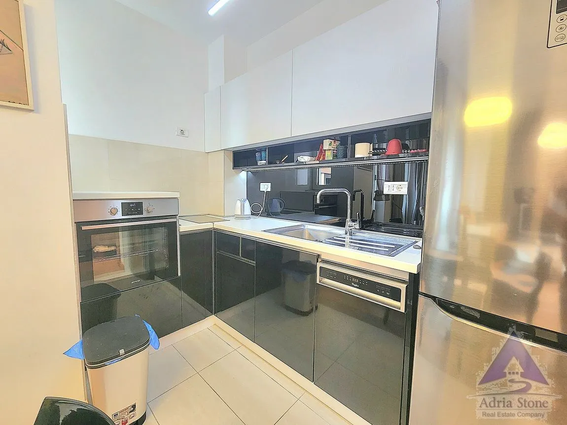 Rent, one bedroom apartment, 49m², Centar, Budva