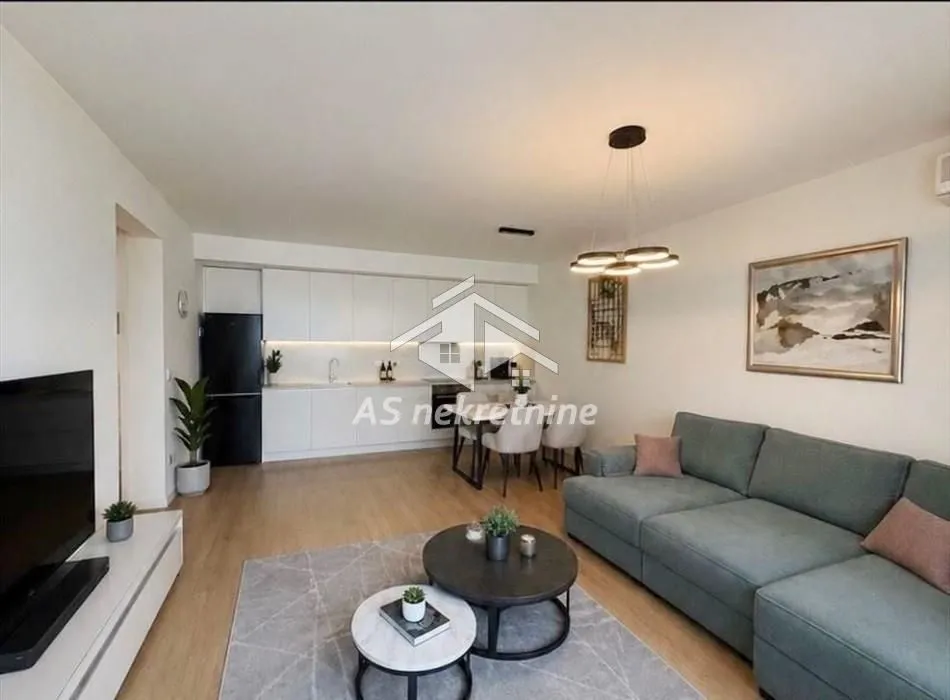 Izdavanje, trosoban stan, 87m², Savski Venac, Beograd