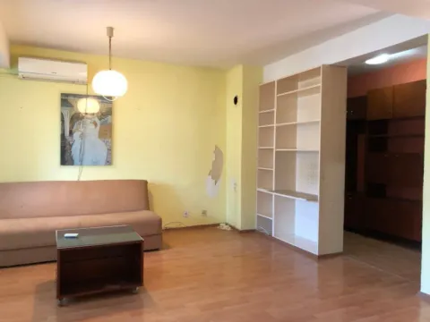 Prodaja, dvosoban stan, 84m², Makedonsko naselje, Bar