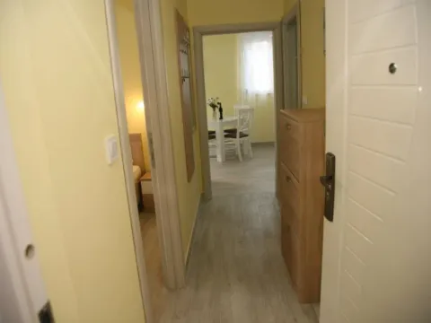 Rent, one bedroom apartment, 50m², Seljanovo, Tivat - image 4