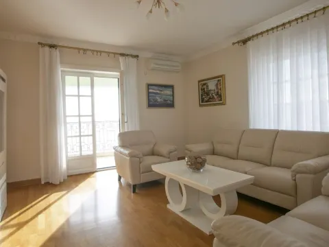 Sale, three bedroom apartment, 90m², Sveti Stefan, Budva - image 8