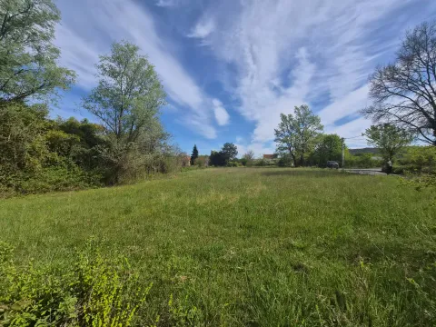 Zemljište in Ćurilac