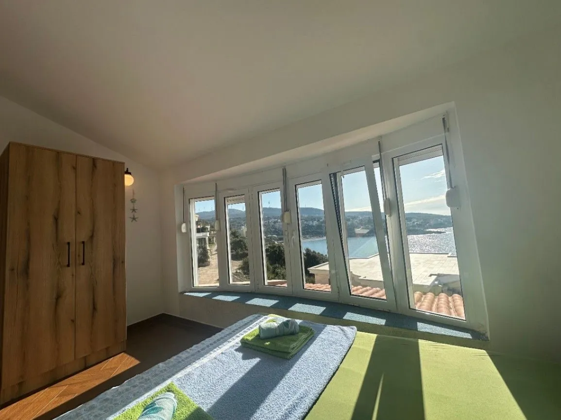 Prodaja, kuća, 164m², Utjeha, Bar