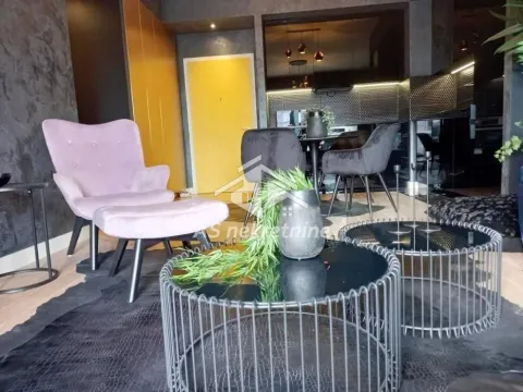 Izdavanje, trosoban stan, 80m², Savski Venac, Beograd - image 11