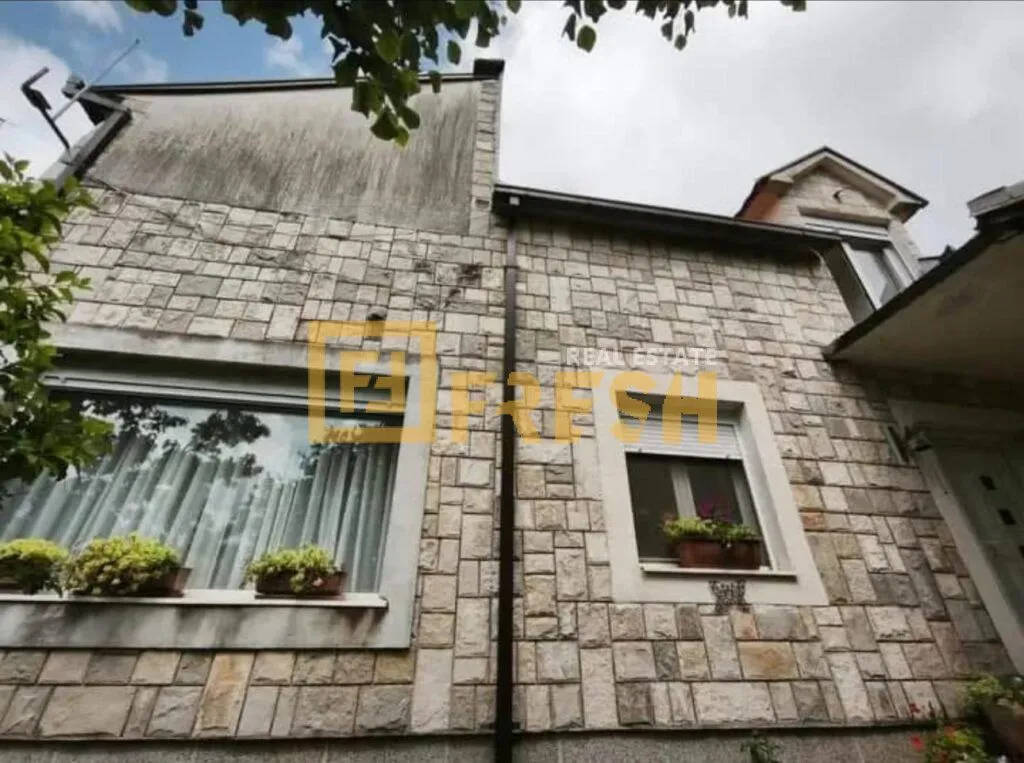 Prodaja, stan, 350m², Vranići, Podgorica