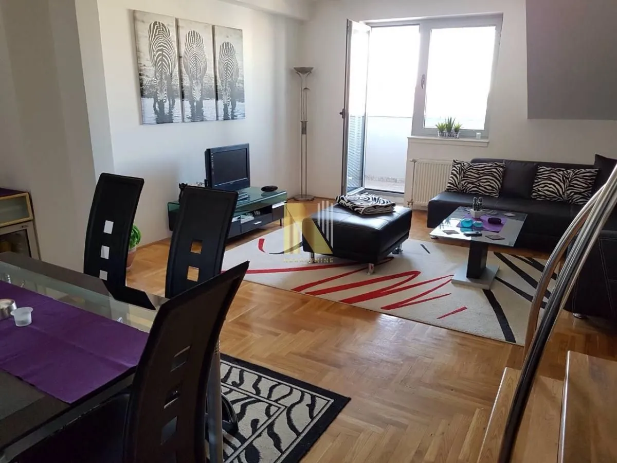 Izdavanje, dvosoban stan, 51m², Centar, Novi Sad
