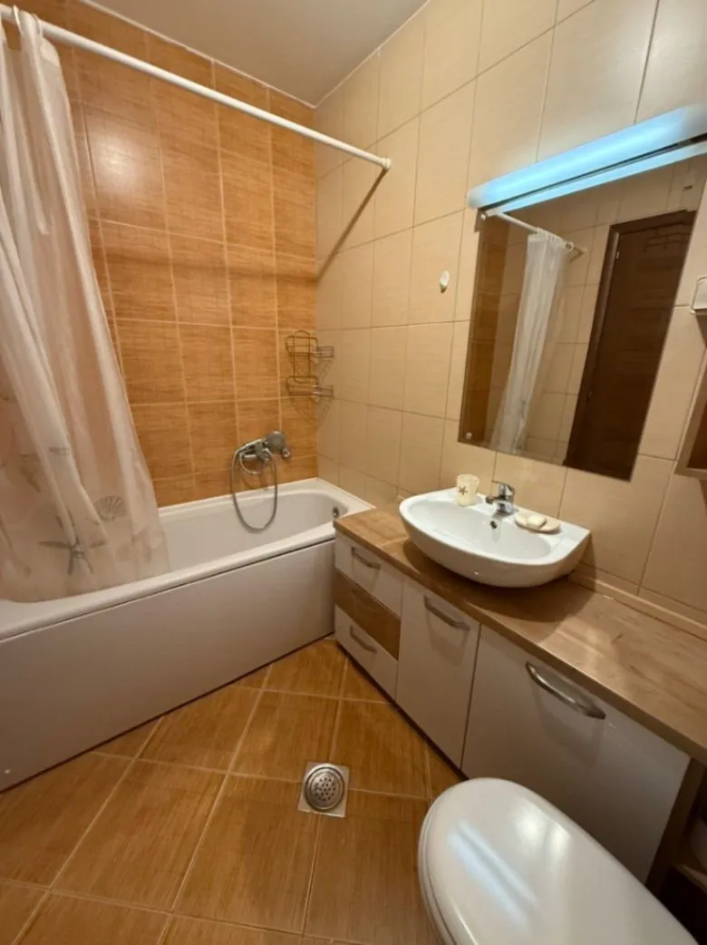 Izdavanje, dvosoban stan, 78m², City Kvart, Podgorica