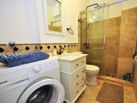 Prodaja, dvosoban stan, 200m², Risan, Kotor - image 21