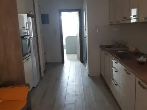 Izdavanje, dvosoban stan, 46m², Centar, Tivat - image 2