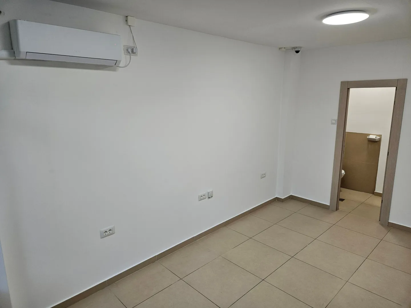 Rent, office space, 18m², Preko Morače, Podgorica