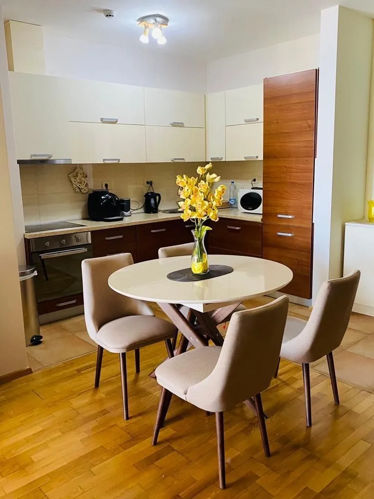 Rent, one bedroom apartment, 75m², Bečići, Budva